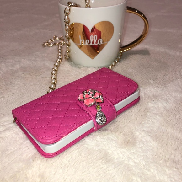 Phone case - Picture 1 of 2